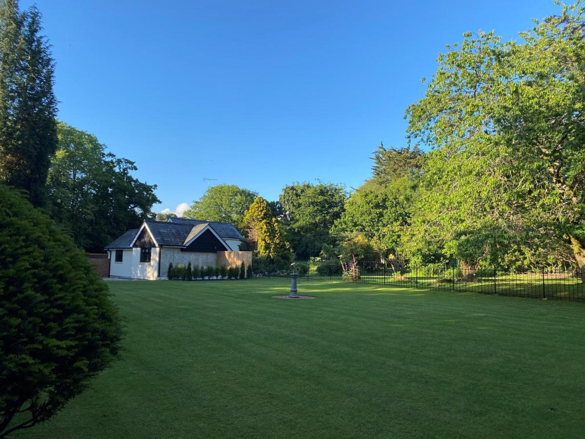 Springfield Lodge - Adorable New Forest 1-Bedroom Guest House Ringwood Exterior photo